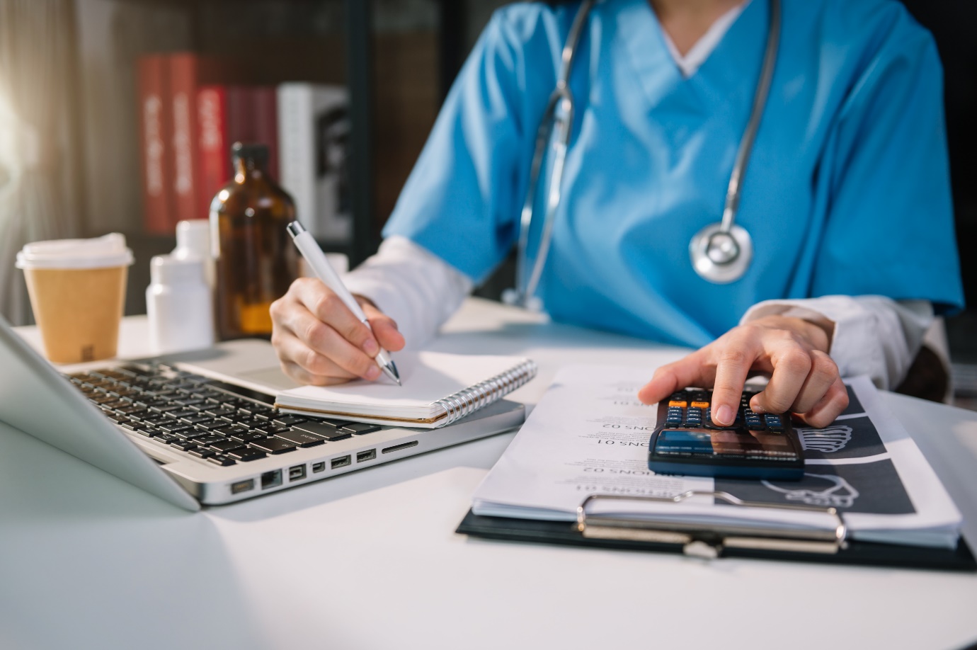 7 Reasons Why Hiring a Medical Billing Company is Better than In-House Staff