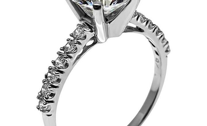2 Carat CZ Ring: An Enchanting Option for Your Love Symbol